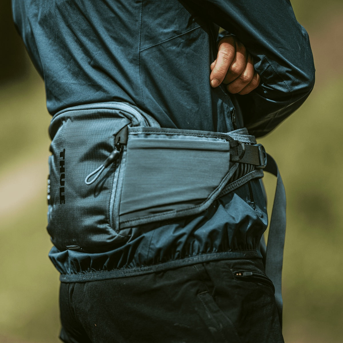 Thule Rail Hydration Hip Pack 0.5L Faded Khaki - KaryKase