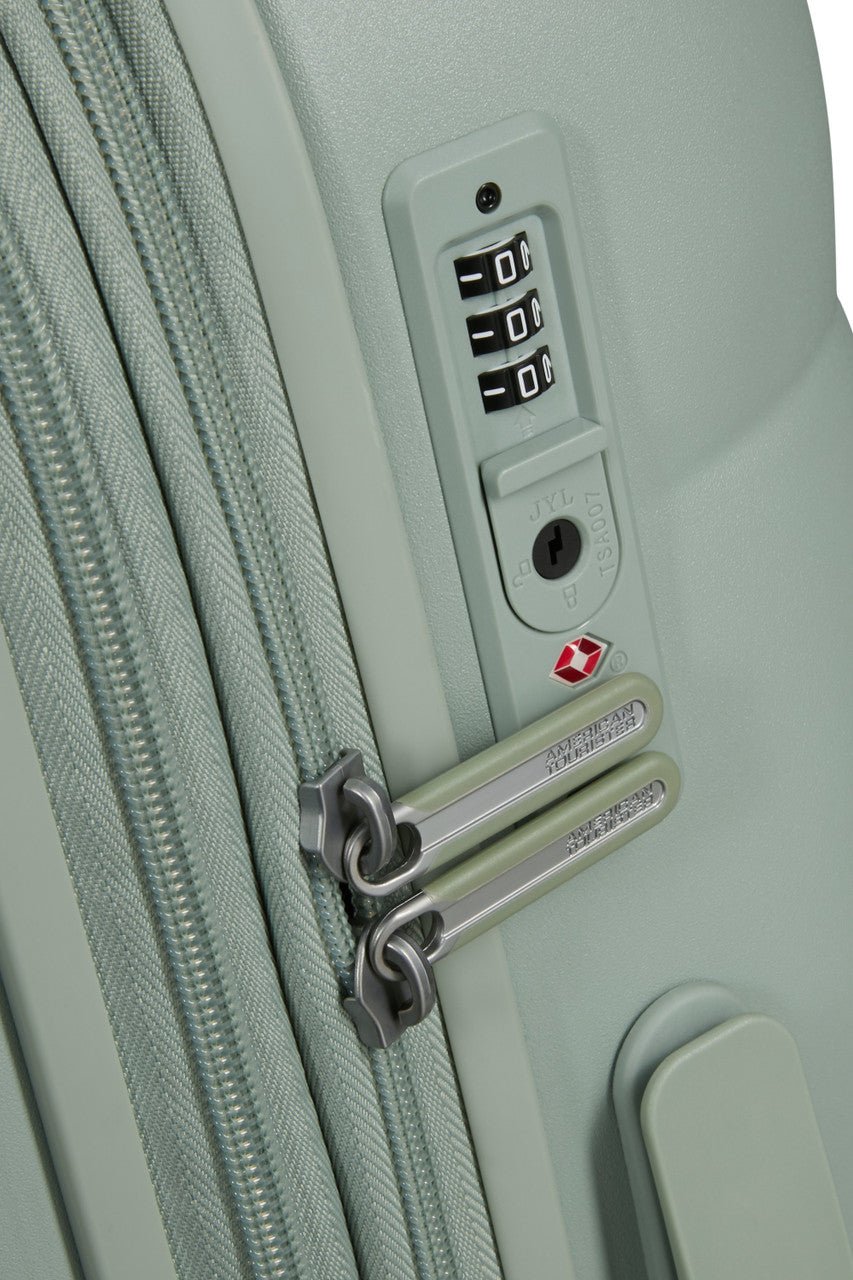 American Tourister Dreami Medium Expandable Spinner 67cm - KaryKase