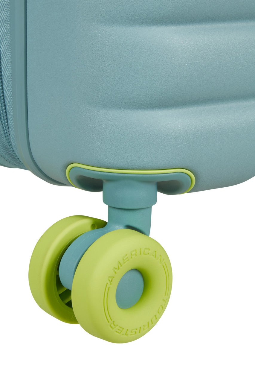American Tourister Neovibe Expandable Spinner 67cm - KaryKase