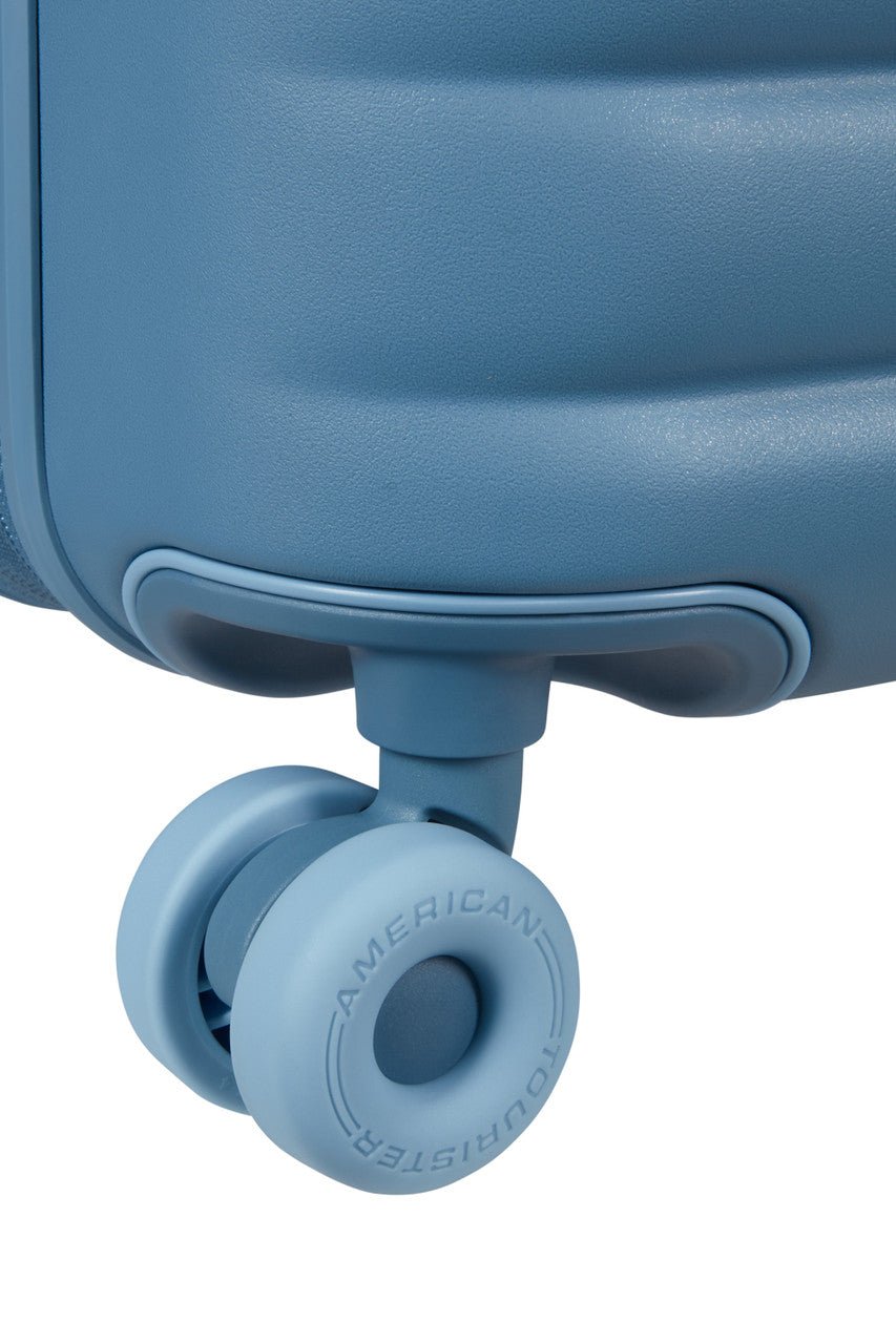 American Tourister Neovibe Expandable Spinner 67cm - KaryKase