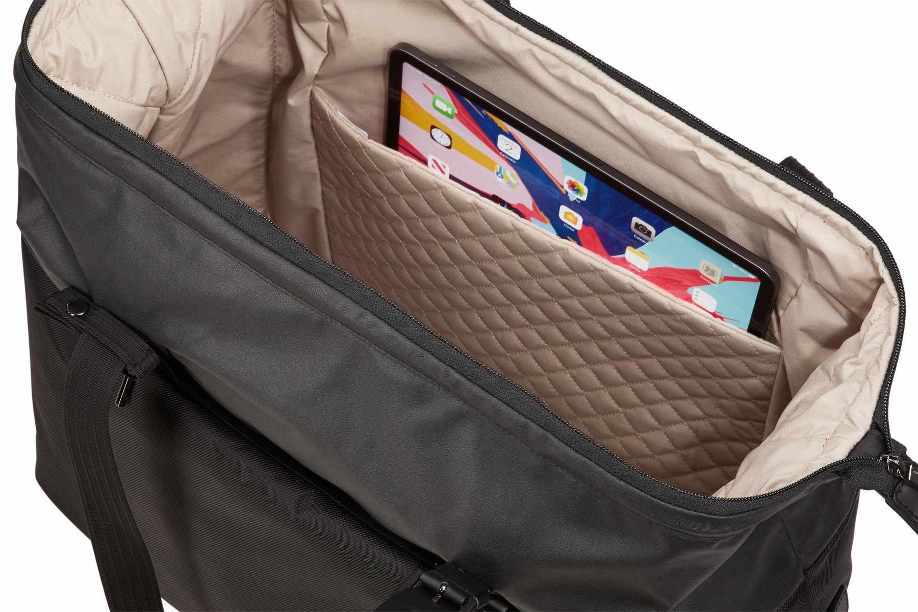 Thule Spira Weekender Bag 37L | Black - KaryKase