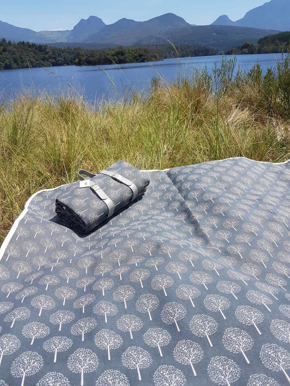 Yuppie Gift Baskets Picnic/Beach Rug Large | Arbor - KaryKase