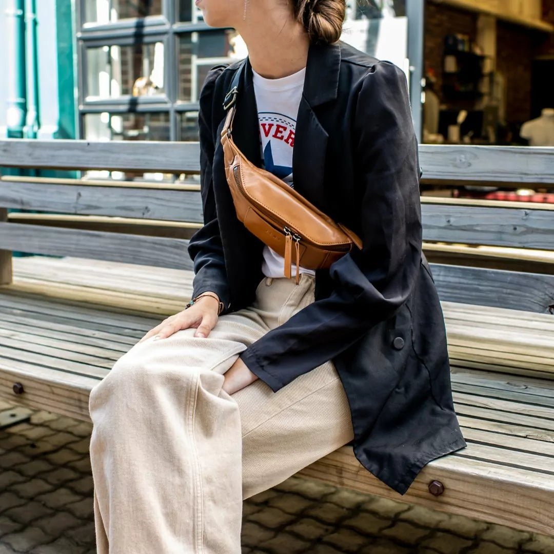 Zemp Pellegrino Small Moon Bag | Chestnut - KaryKase